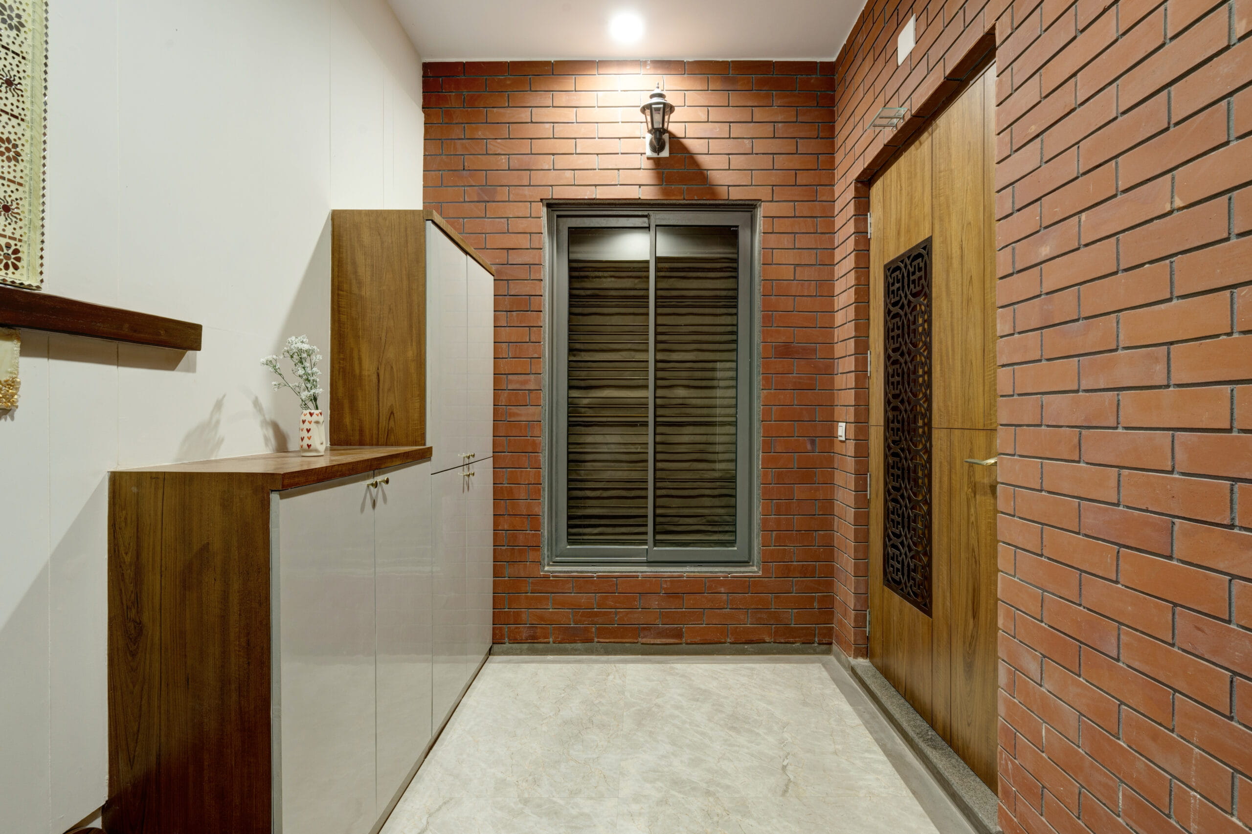 bungalow-entrance-foyer-paldi-ahmedabad.