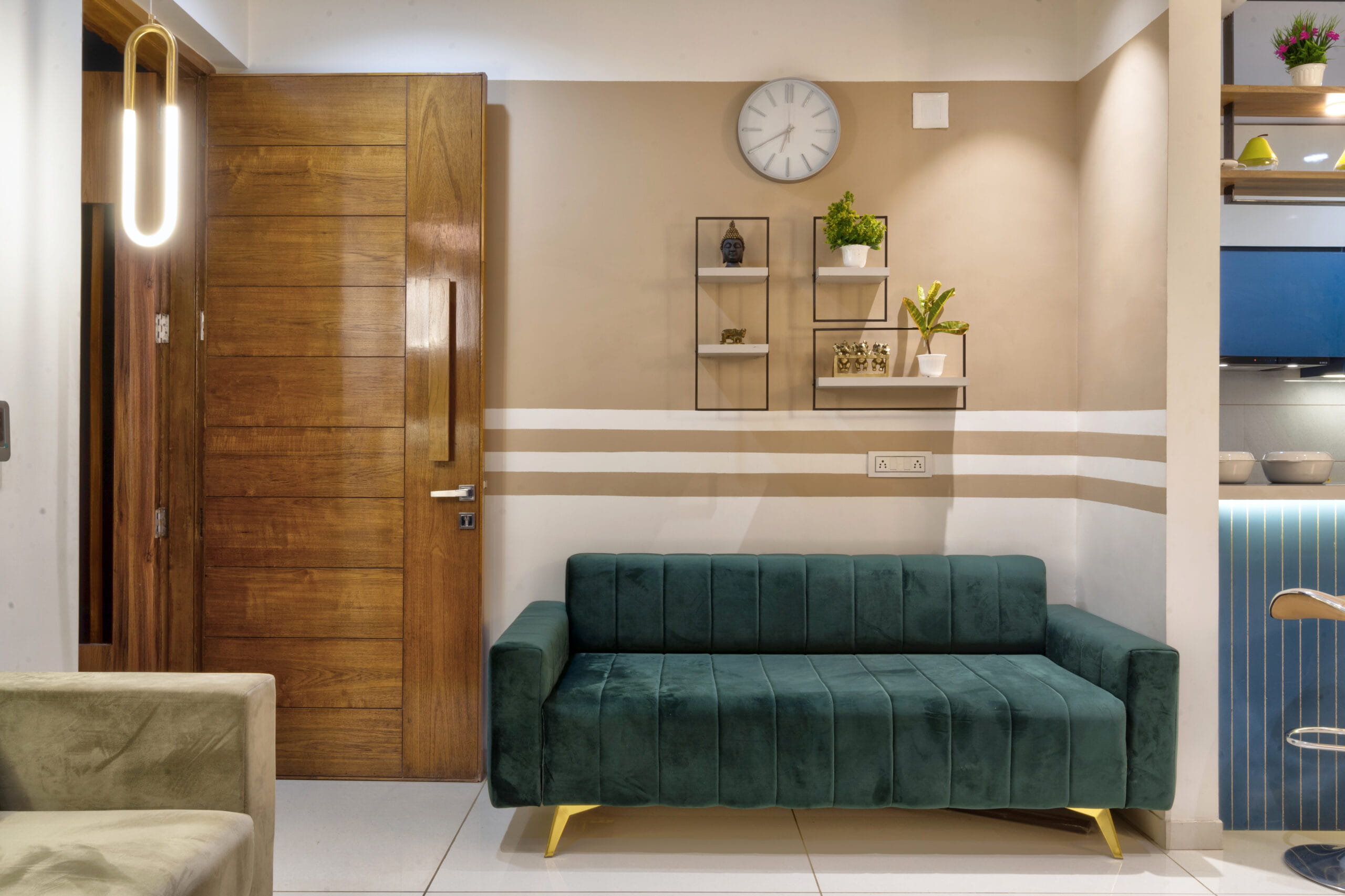 compact-foyer-seating-with-green-sofa1