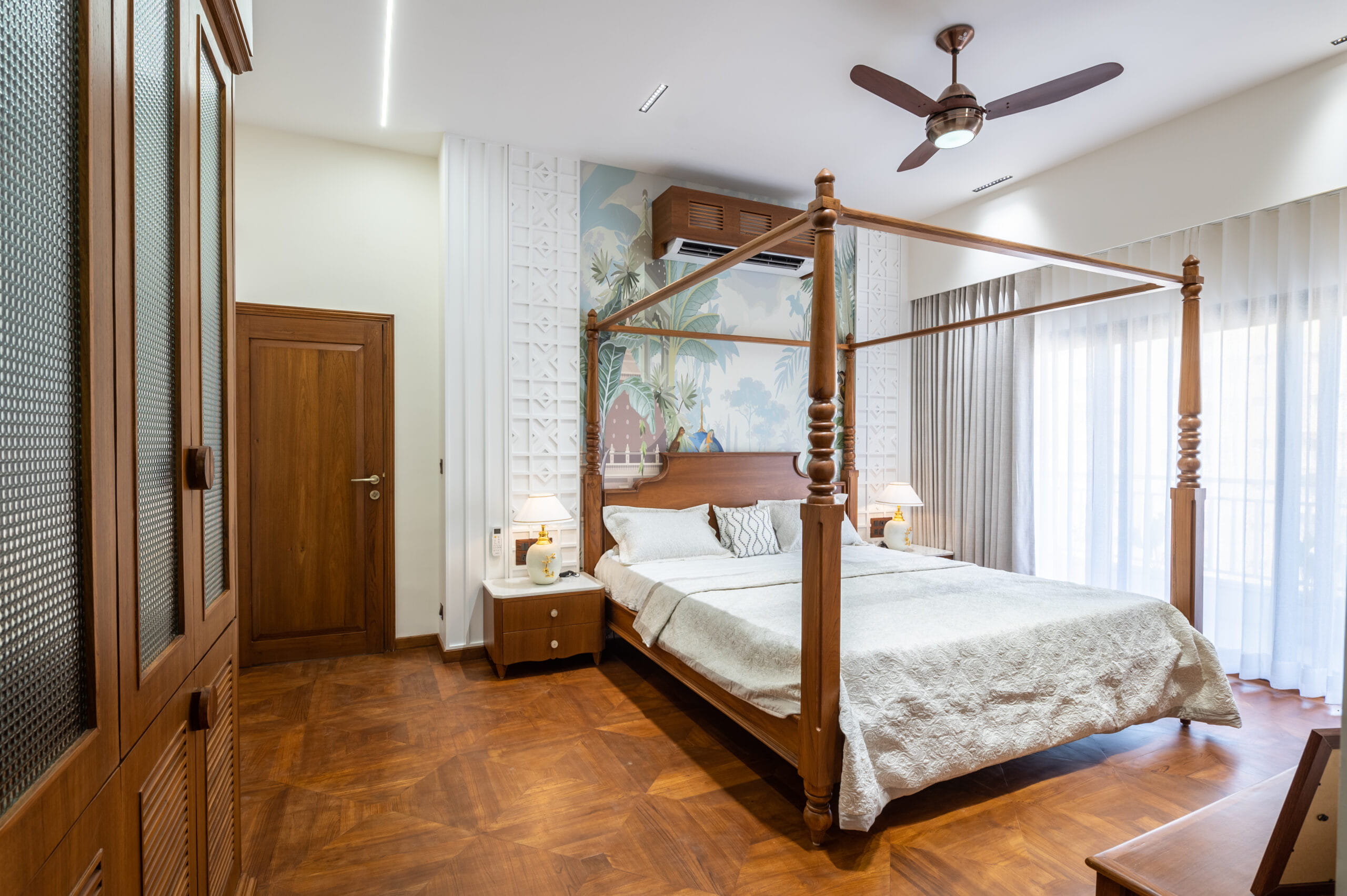 four-poster-bed-master-bedroom-design.