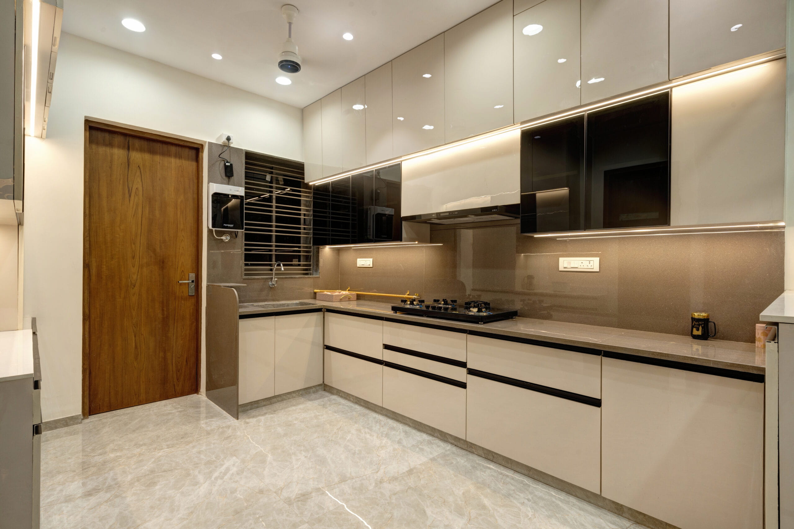 l-shaped-modular-kitchen-paldi-ahmedabad.
