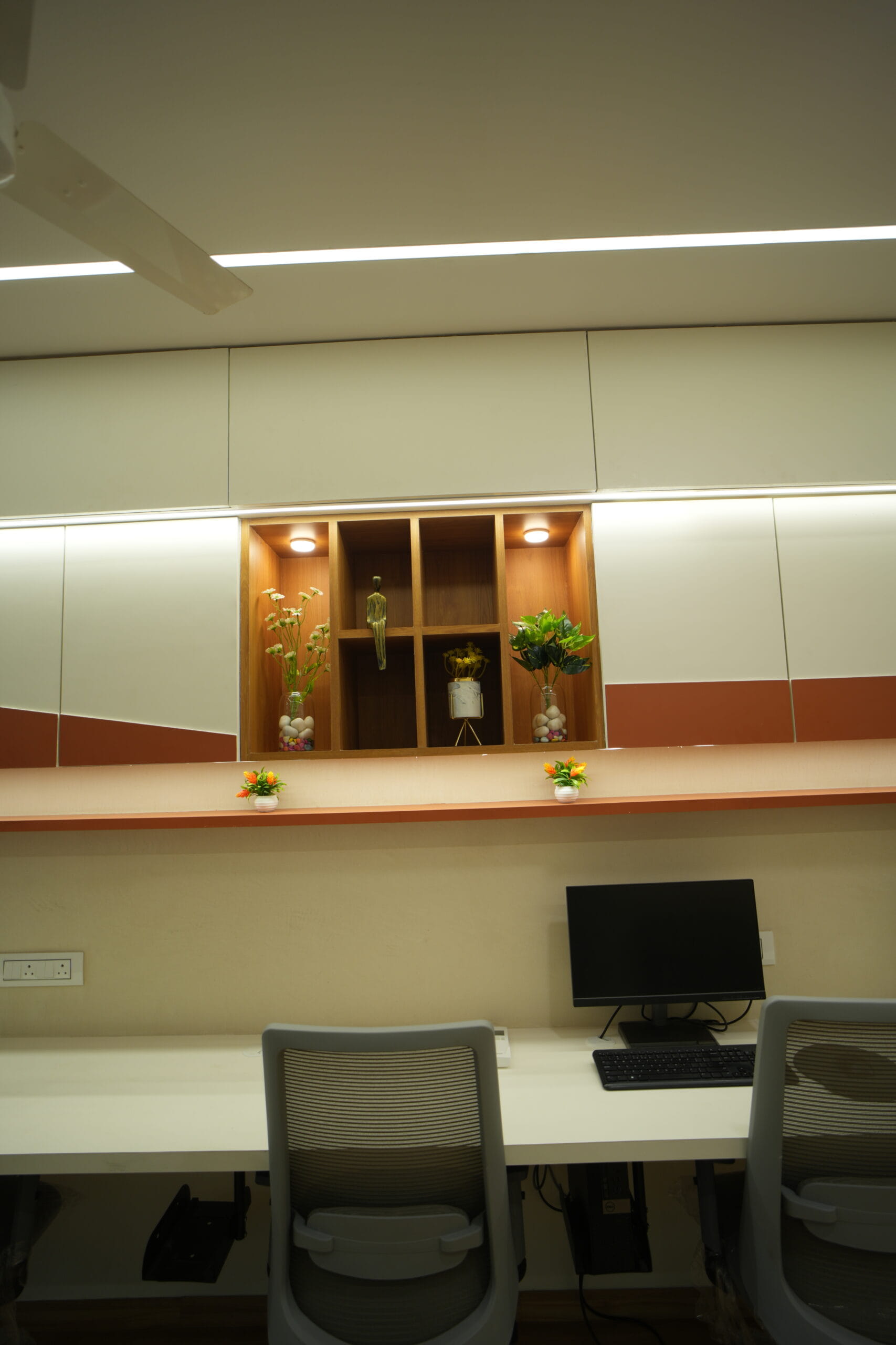 modern-office-reception-design-ahmedabad.