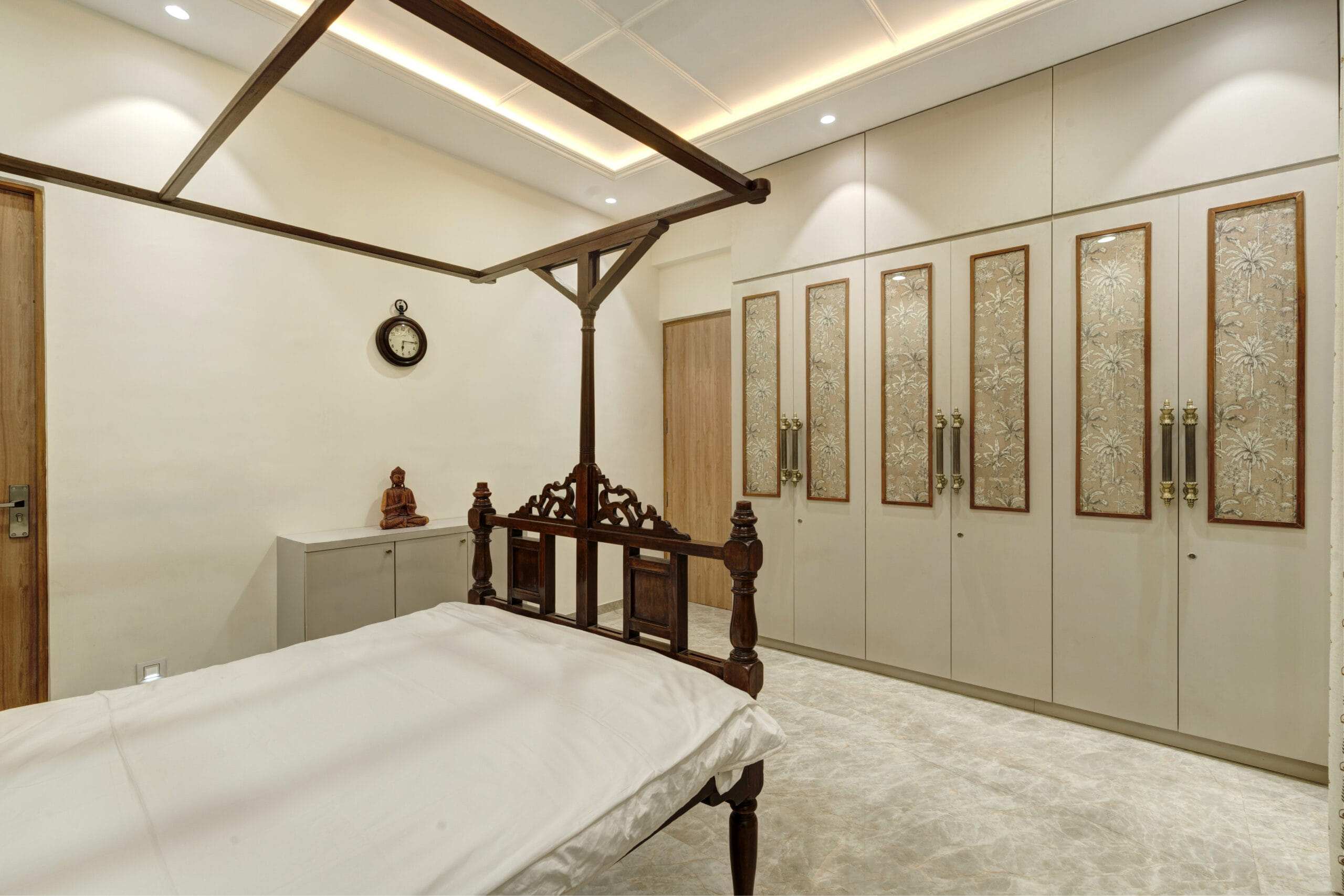 premium-bedroom-wardrobe-art-ahmedabad.