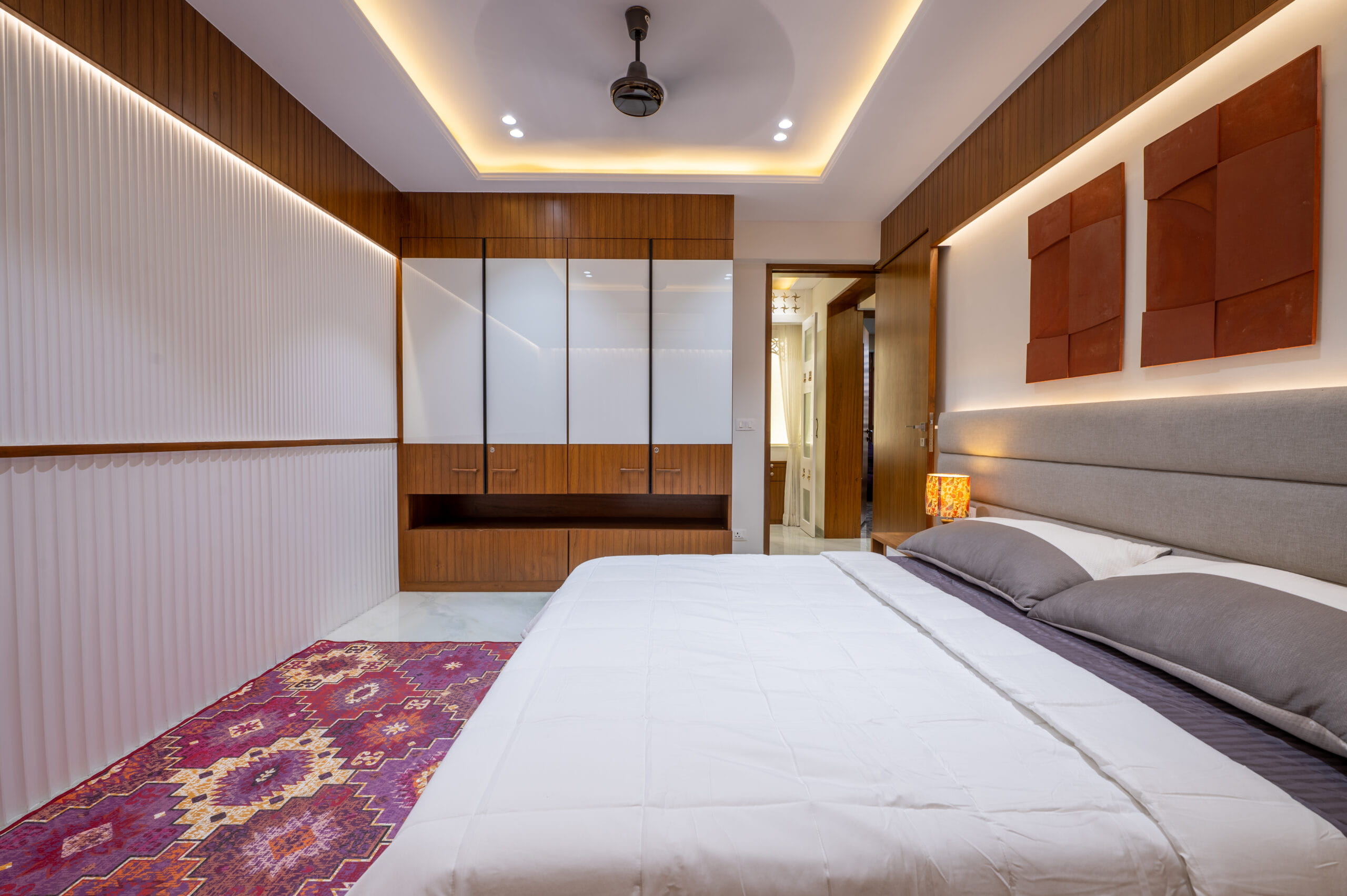 bedroom-with-sliding-wardrobe
