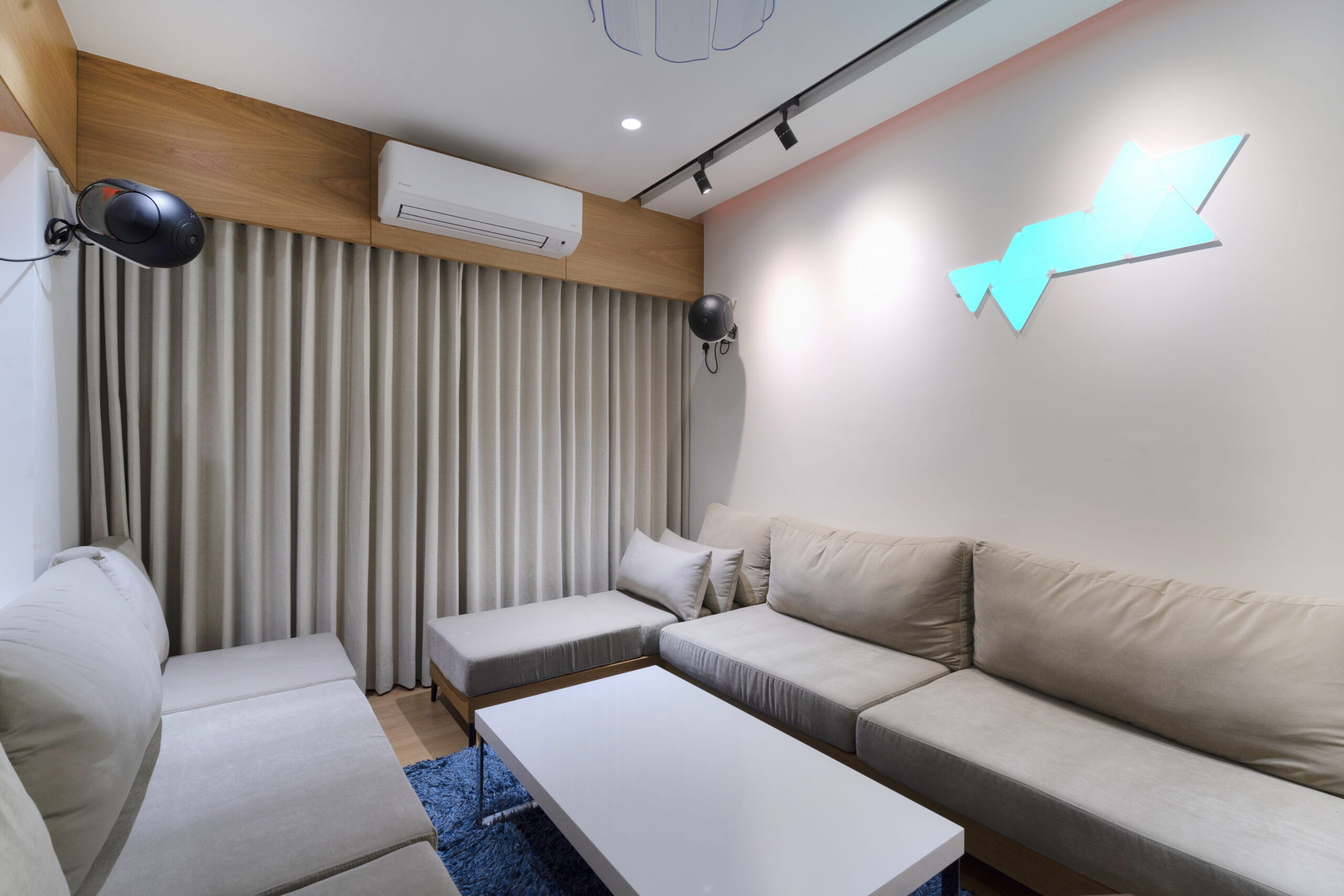 l-shaped-sofa-entertainment