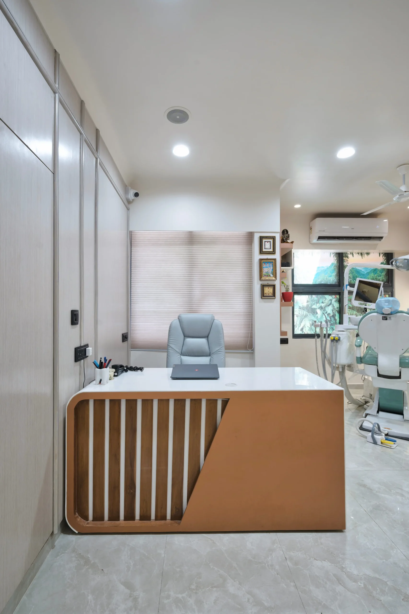 modern-dental-clinic-cabin-design.