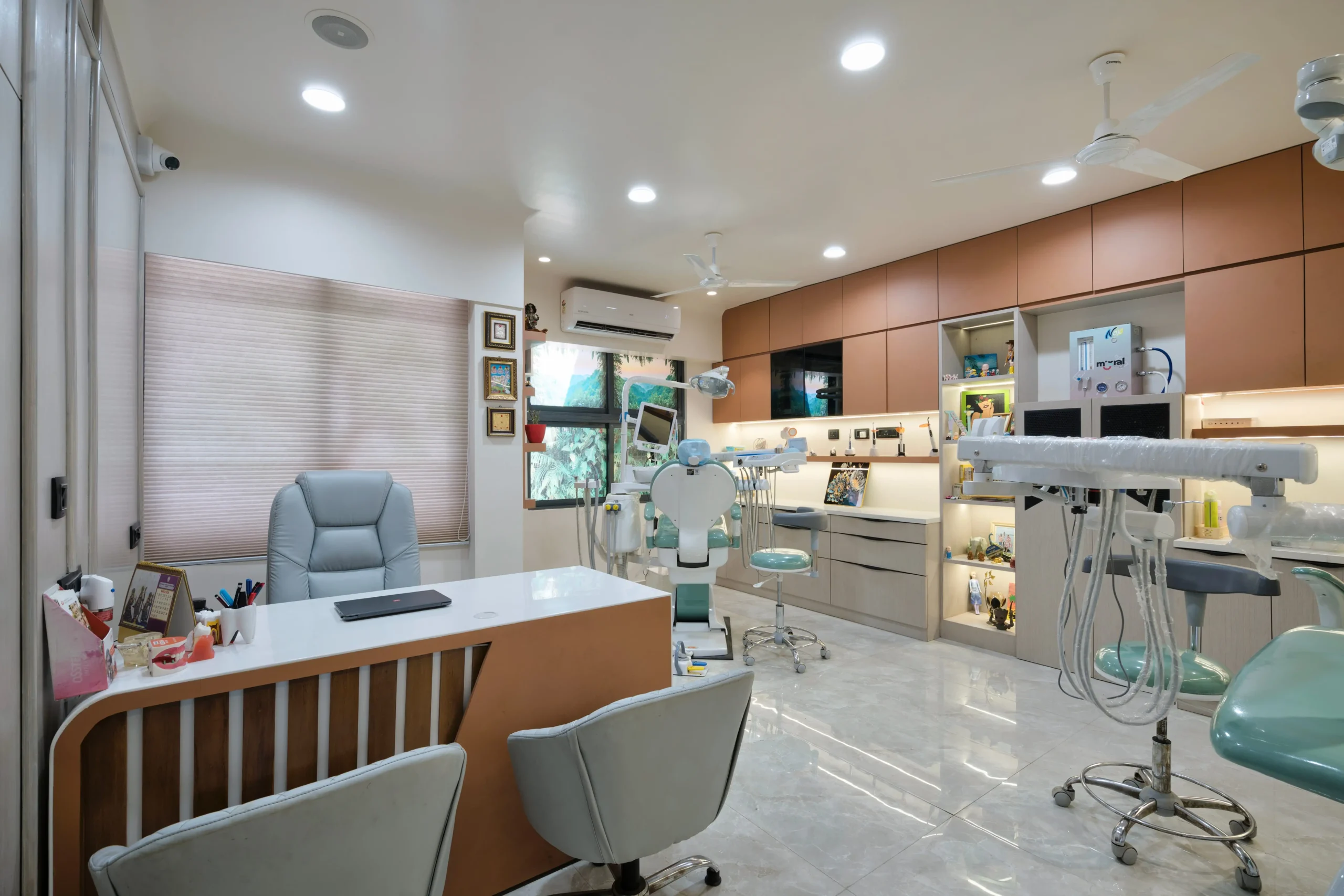 modern-dental-clinic-interior-design-ahmedabad