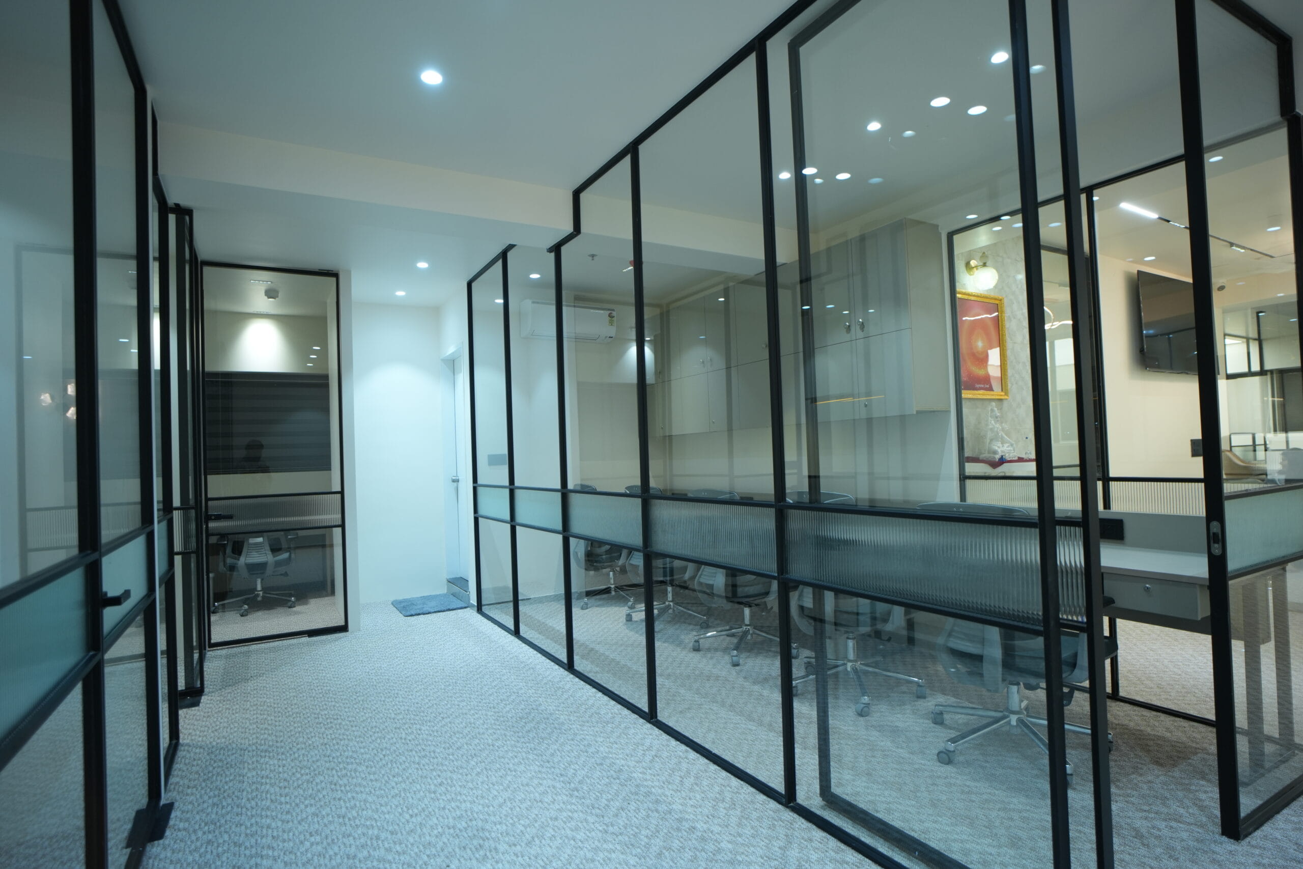 office-staff-workstation-gandhinagar.