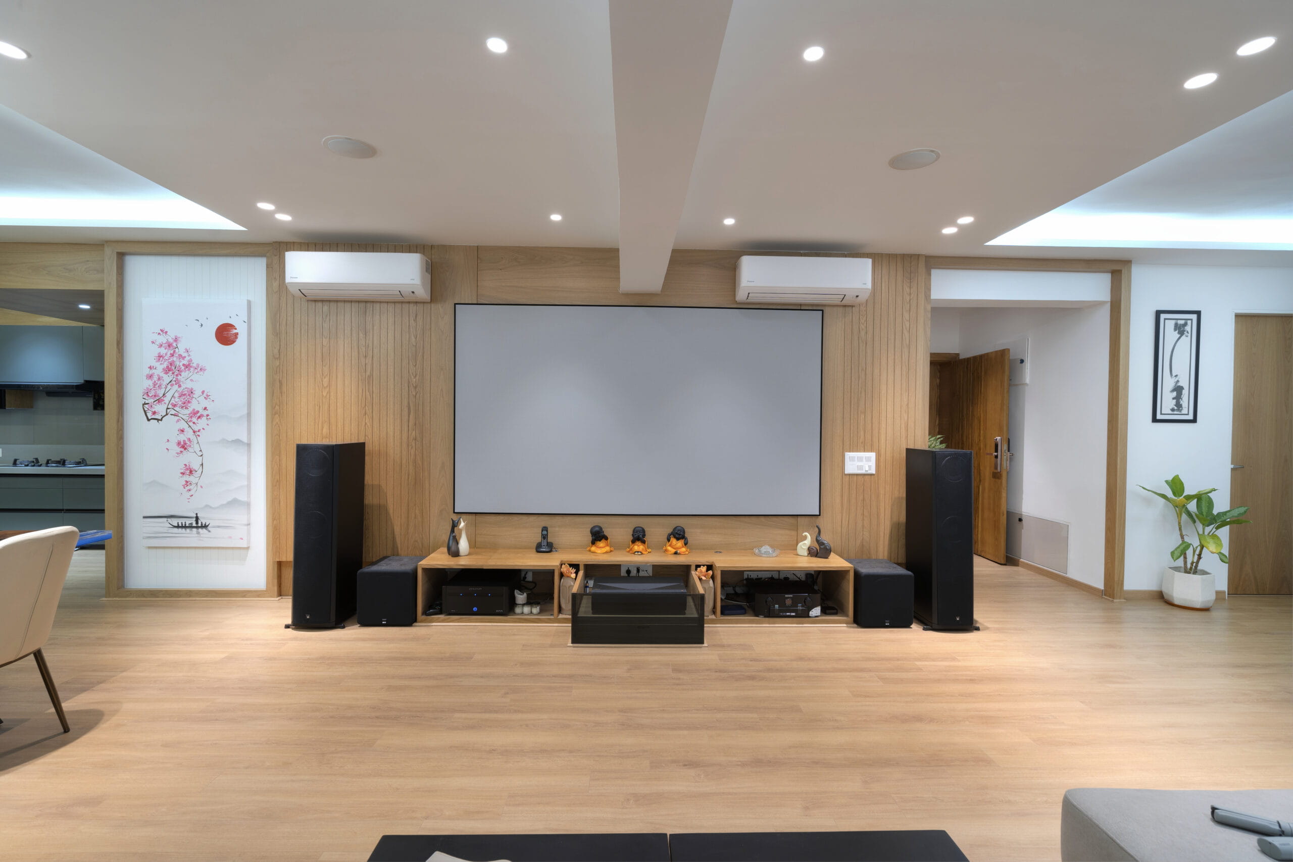 private-home-theater-iscon-platinum-ahmedabad.