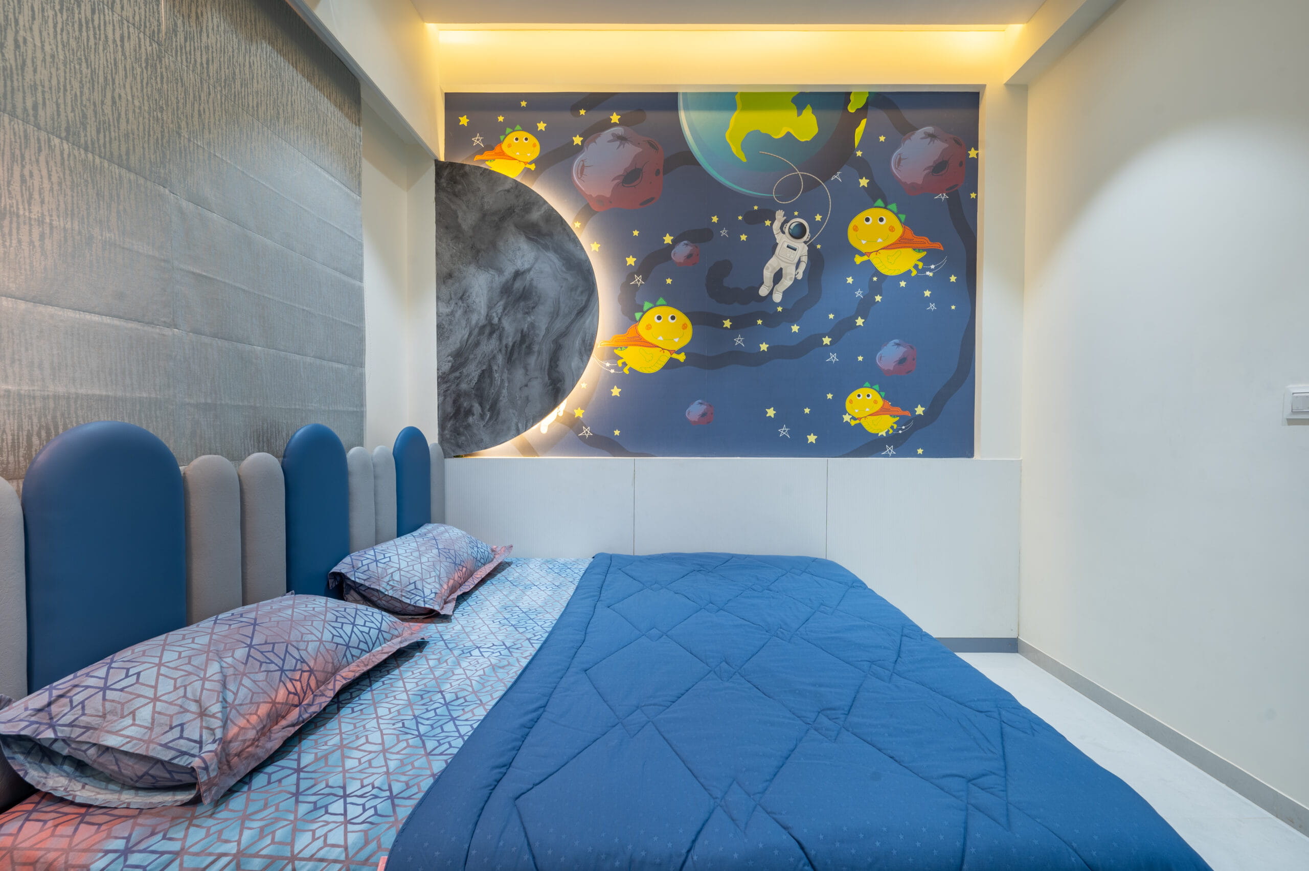 space-themed-kids-bedroom-interior