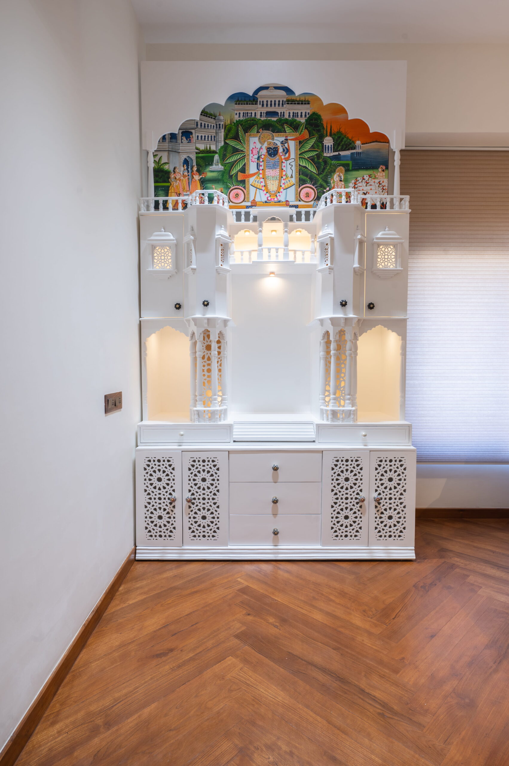 bespoke-white-marble-mandir-with-shrinathji-art.jpg