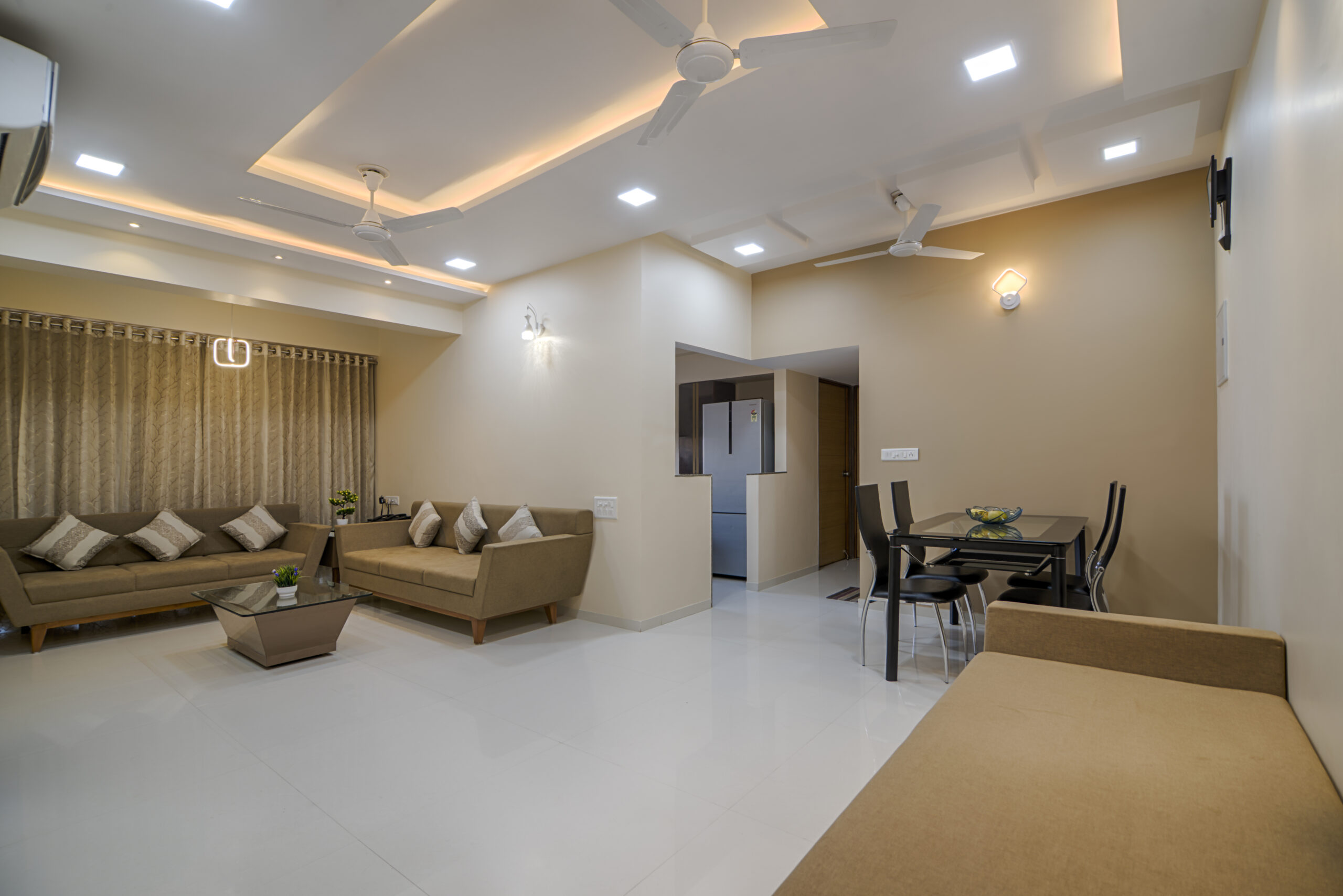 living aera with dining area